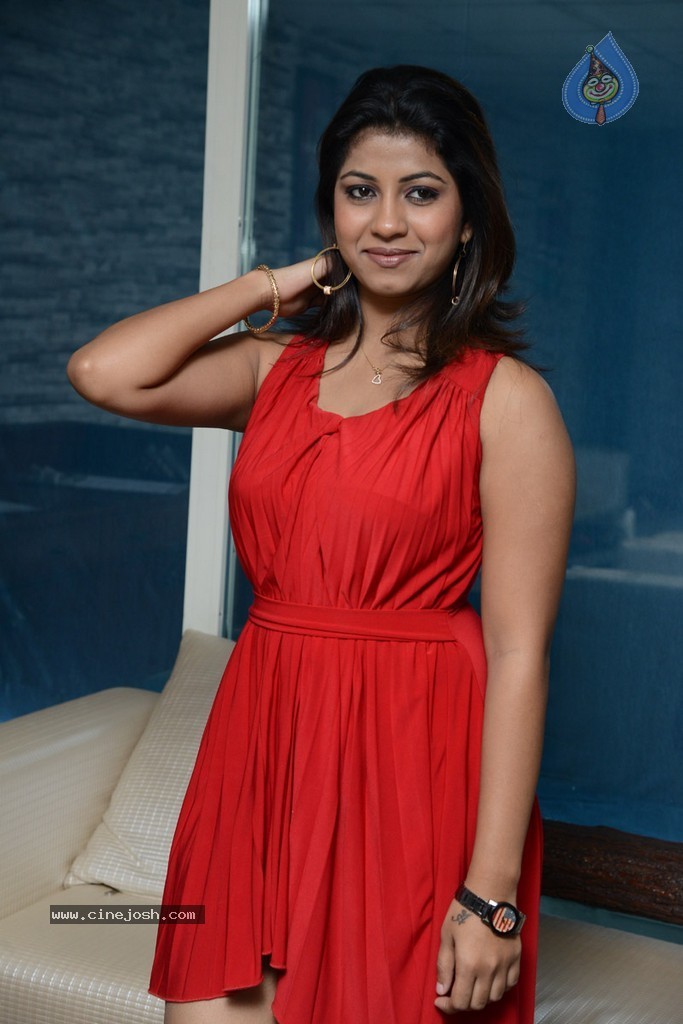 Geethanjali Stills - 32 / 67 photos