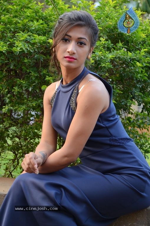 Geethika New Pics - 13 / 20 photos