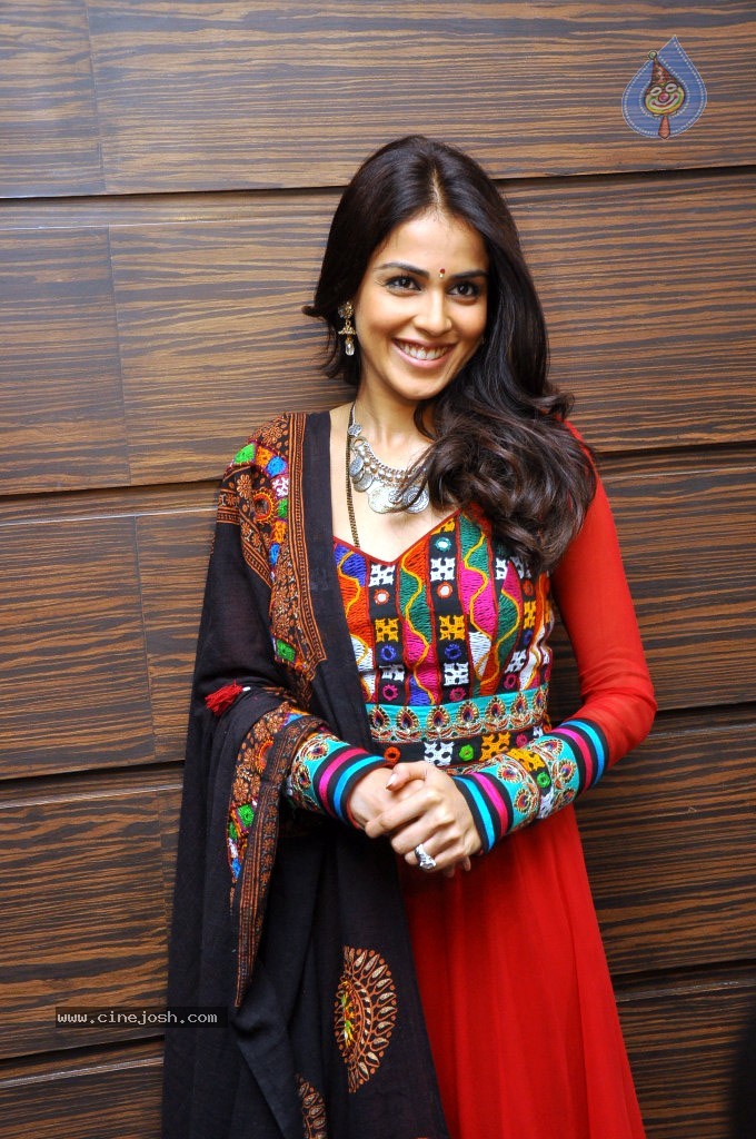 Genelia Latest Stills - 29 / 42 photos