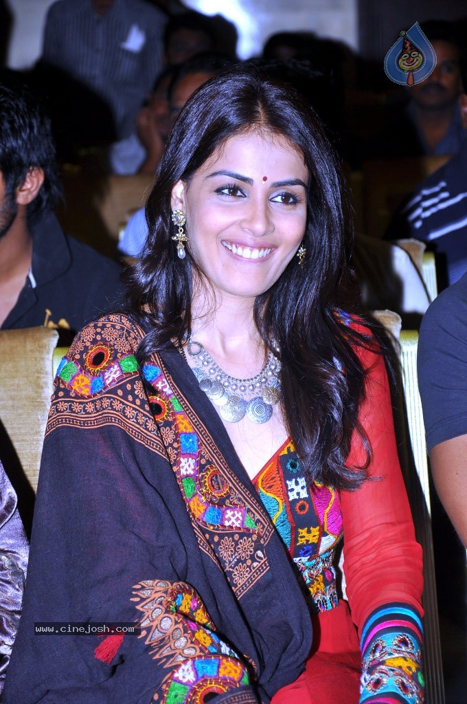 Genelia Latest Stills - 34 / 42 photos