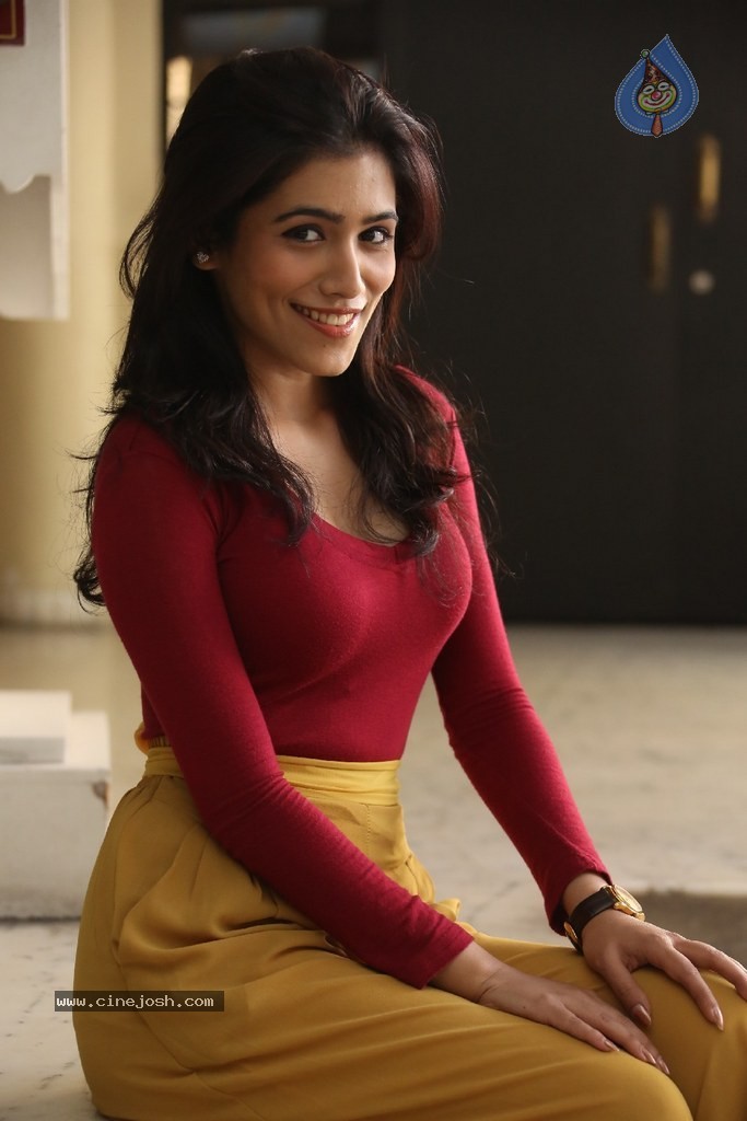 Ghazal Somaiah New Stills - 30 / 188 photos