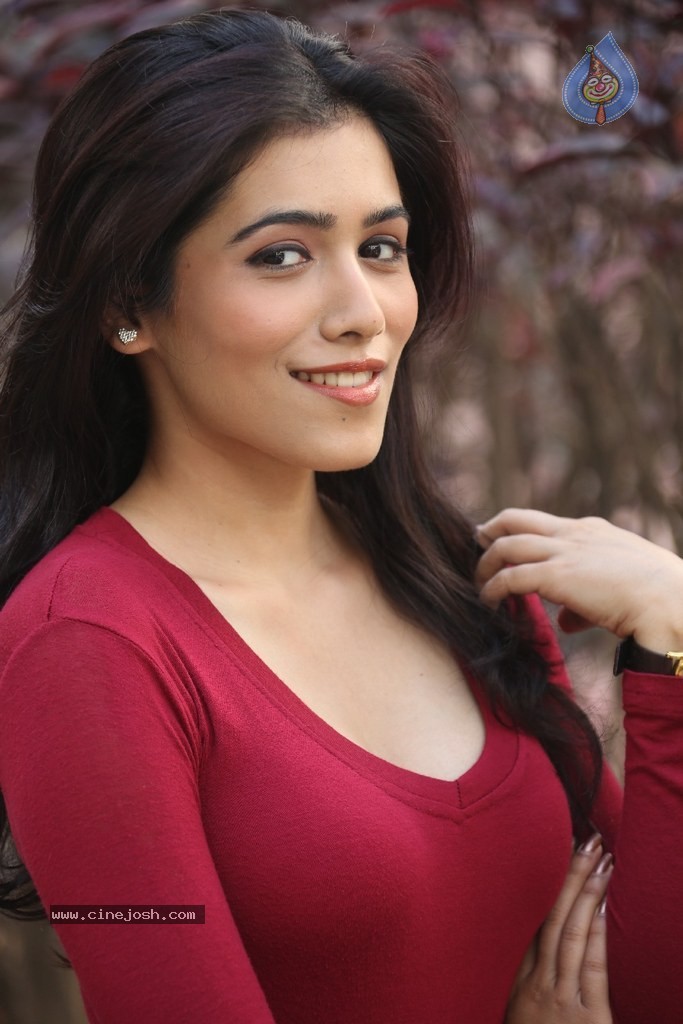 Ghazal Somaiah New Stills - 44 / 188 photos