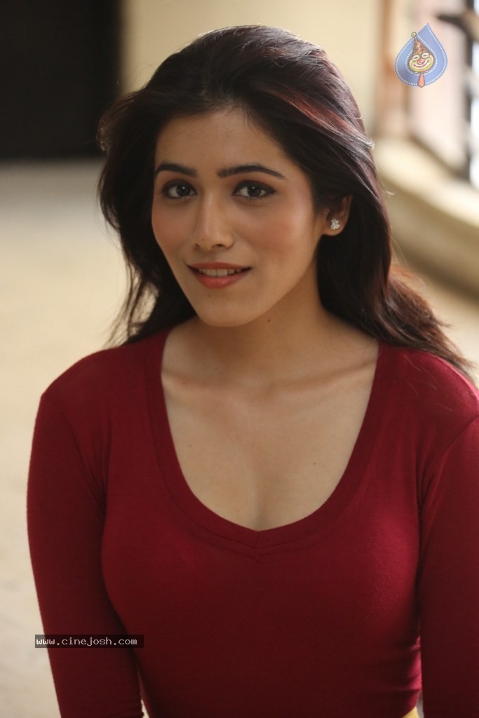 Ghazal Somaiah New Stills - 52 / 188 photos