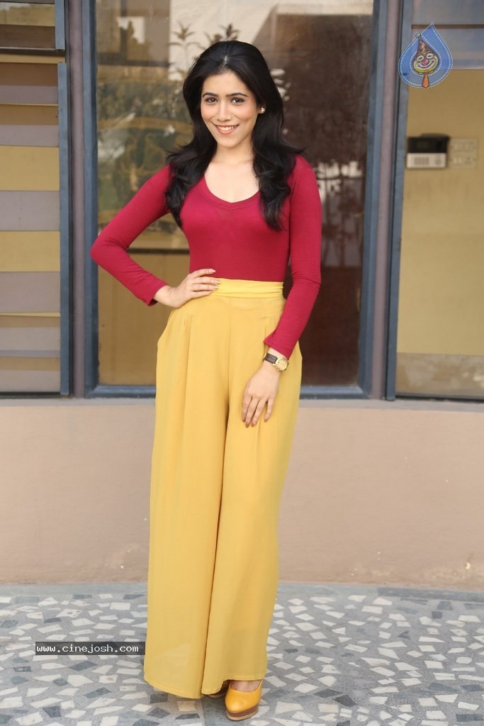 Ghazal Somaiah New Stills - 62 / 188 photos