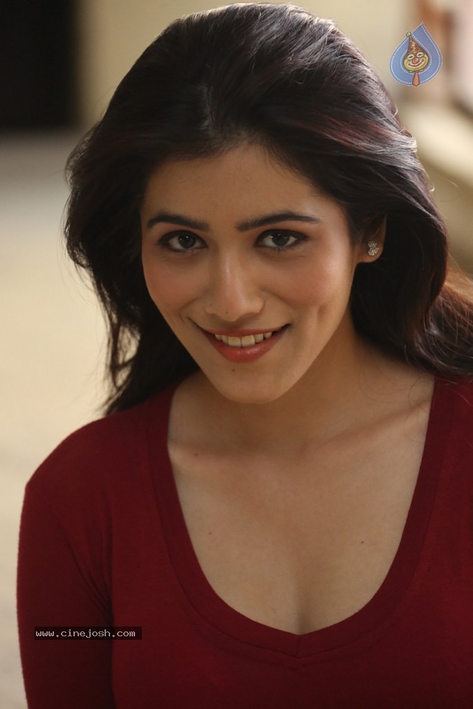 Ghazal Somaiah New Stills - 65 / 188 photos