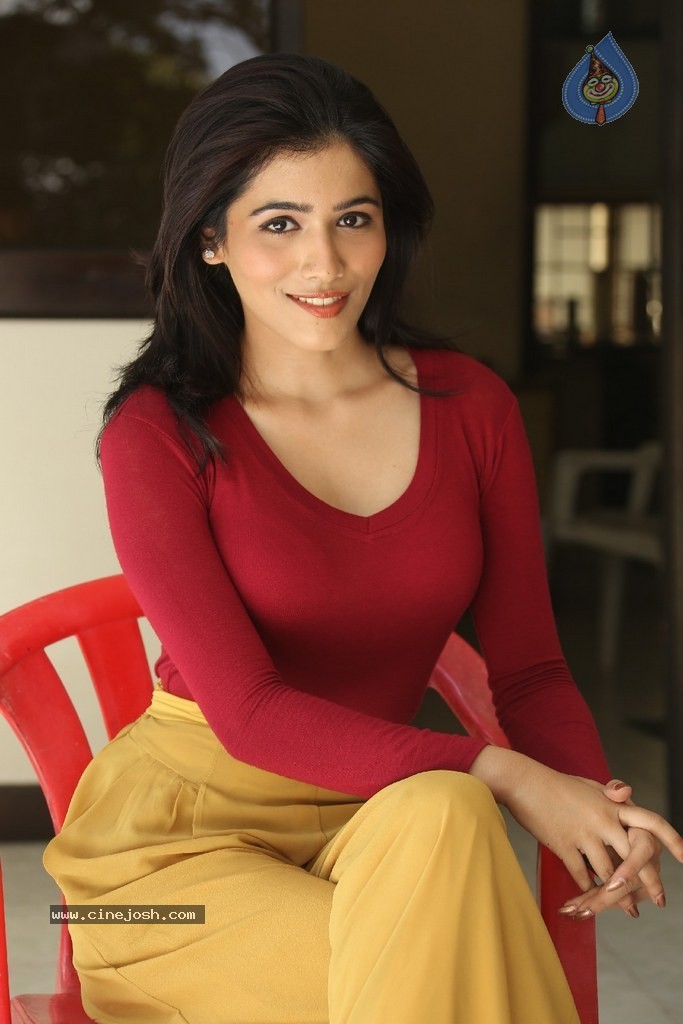 Ghazal Somaiah New Stills - 83 / 188 photos