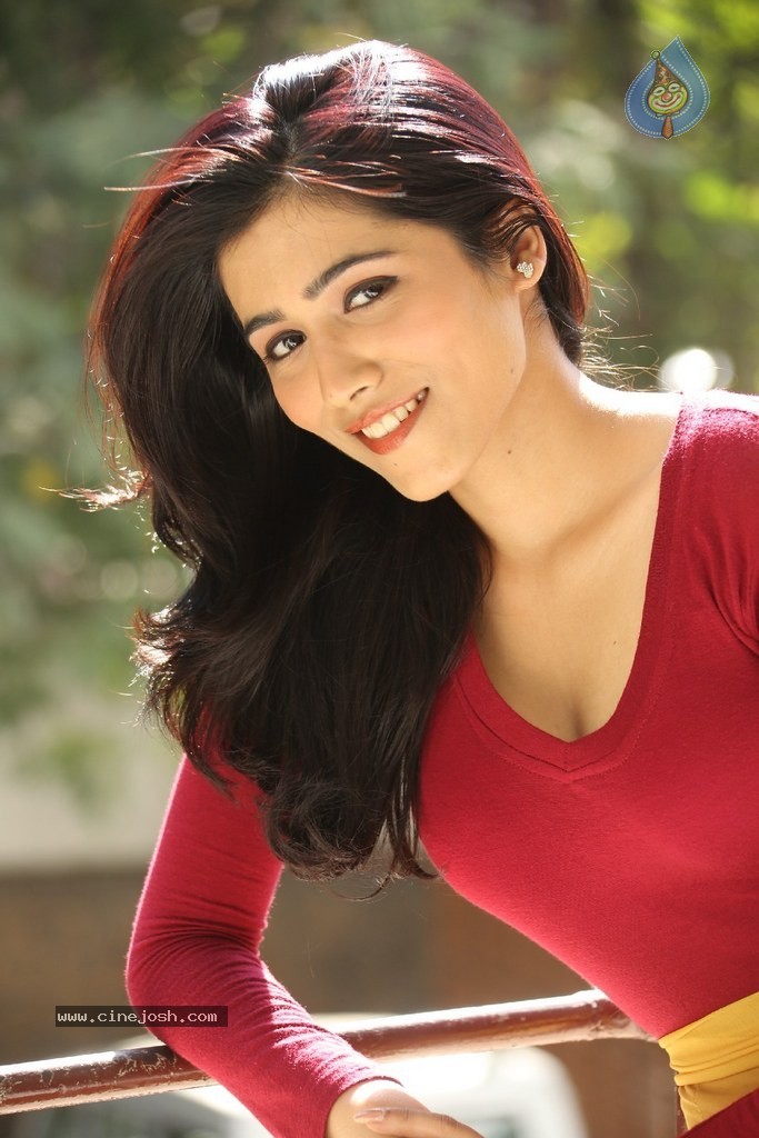 Ghazal Somaiah New Stills - 90 / 188 photos