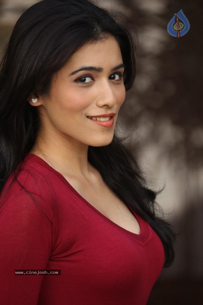 Ghazal Somaiah New Stills - 91 / 188 photos