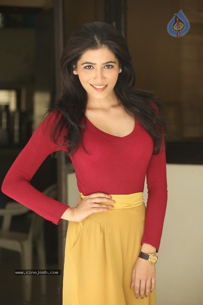 Ghazal Somaiah New Stills - 99 / 188 photos