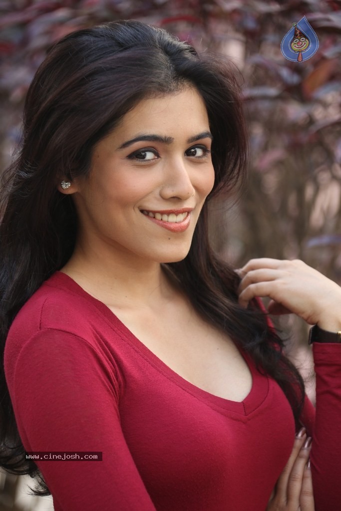 Ghazal Somaiah New Stills - 115 / 188 photos