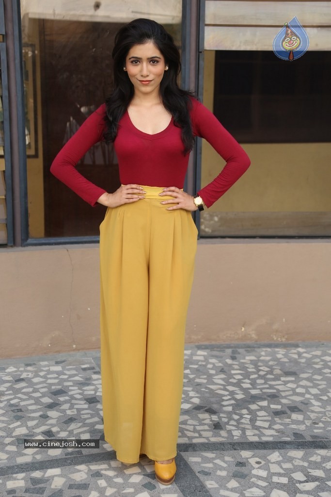 Ghazal Somaiah New Stills - 125 / 188 photos