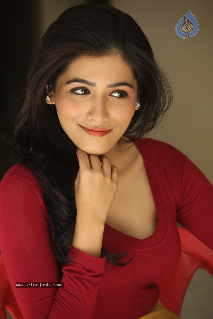 Ghazal Somaiah New Stills - 148 / 188 photos