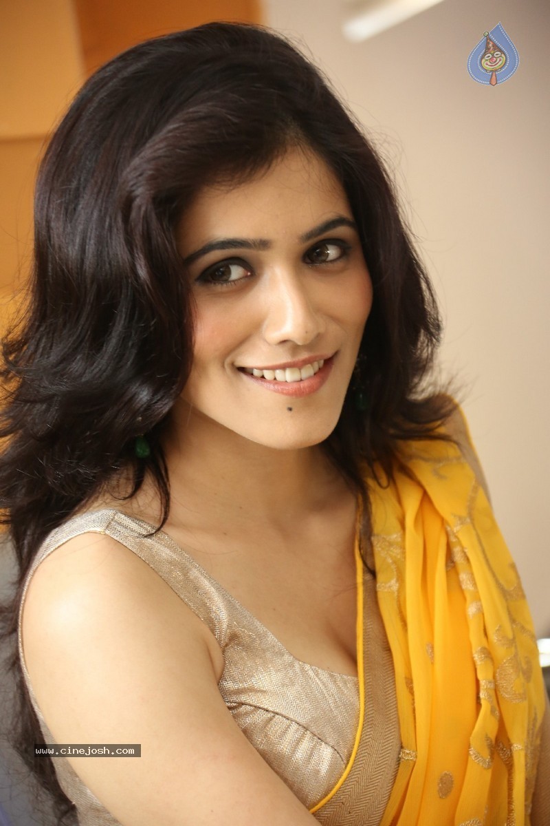 Gazal Somaiah Stills - 62 / 126 photos