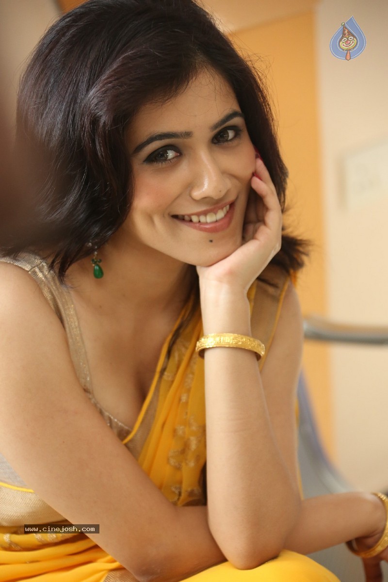 Gazal Somaiah Stills - 72 / 126 photos