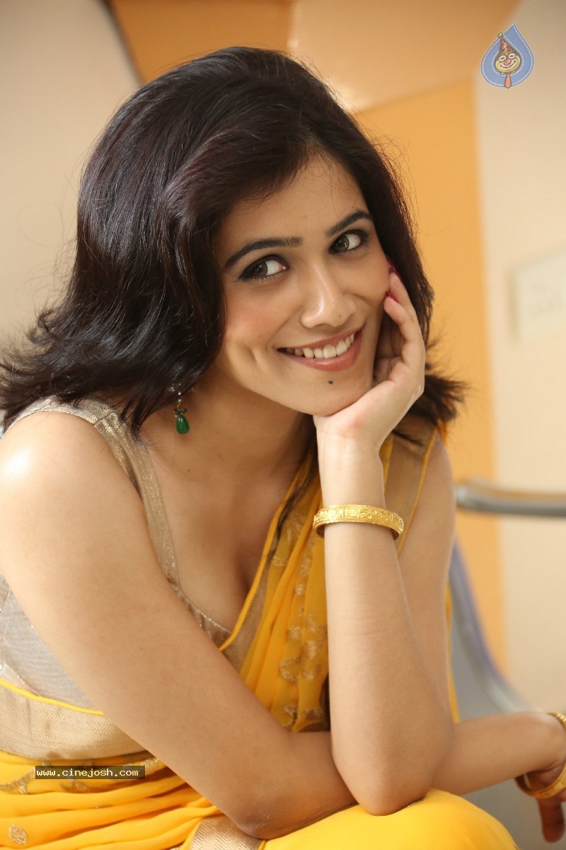 Gazal Somaiah Stills - 78 / 126 photos