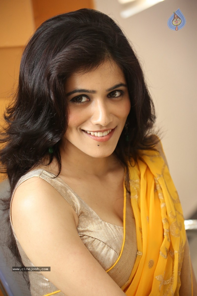 Gazal Somaiah Stills - 95 / 126 photos