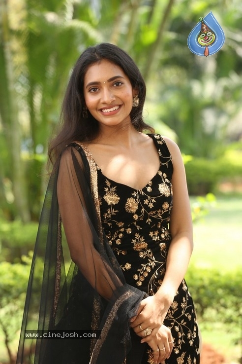 Gnaneswari Kandregula Photos - 14 / 37 photos