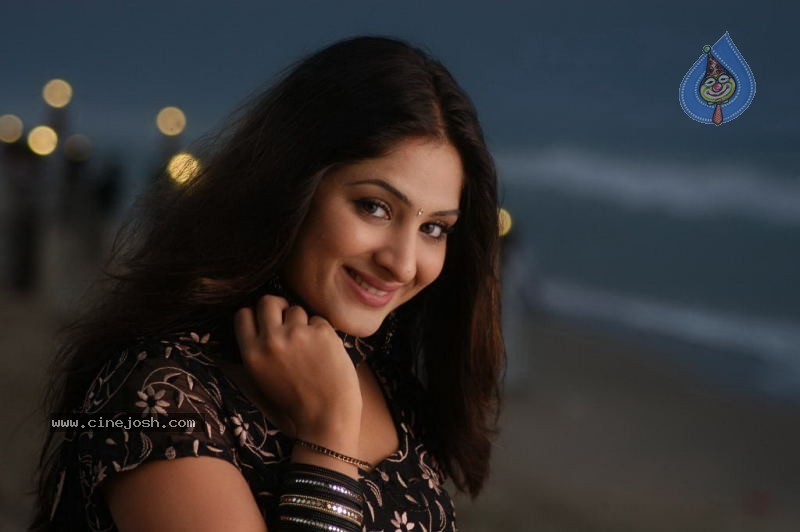 Gowri Munjal Stills - 24 / 55 photos