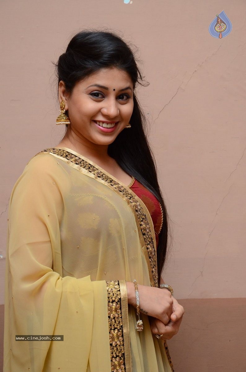 Hamida Latest Photos - 13 / 45 photos