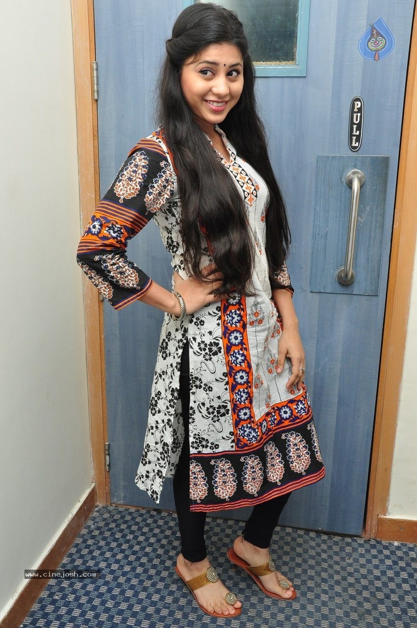 Hamida New Photos - 37 / 64 photos