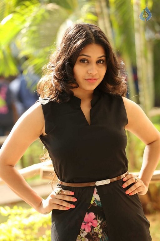 Hamida New Pics - 9 / 52 photos