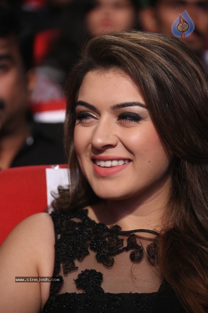 Hansika Latest Pics - 21 / 45 photos