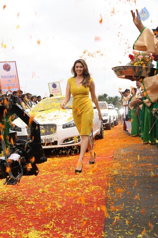 Hansika New Images - 38 / 62 photos