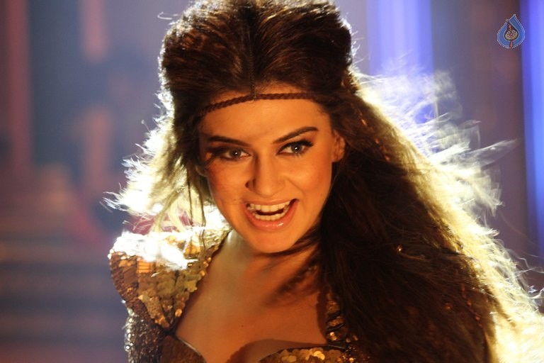 Hansika New Images - 53 / 62 photos