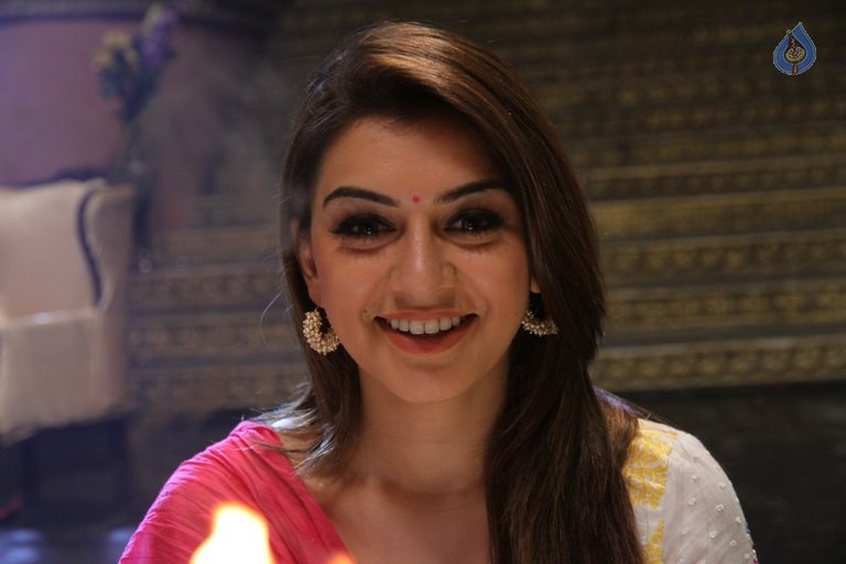 Hansika New Images - 55 / 62 photos