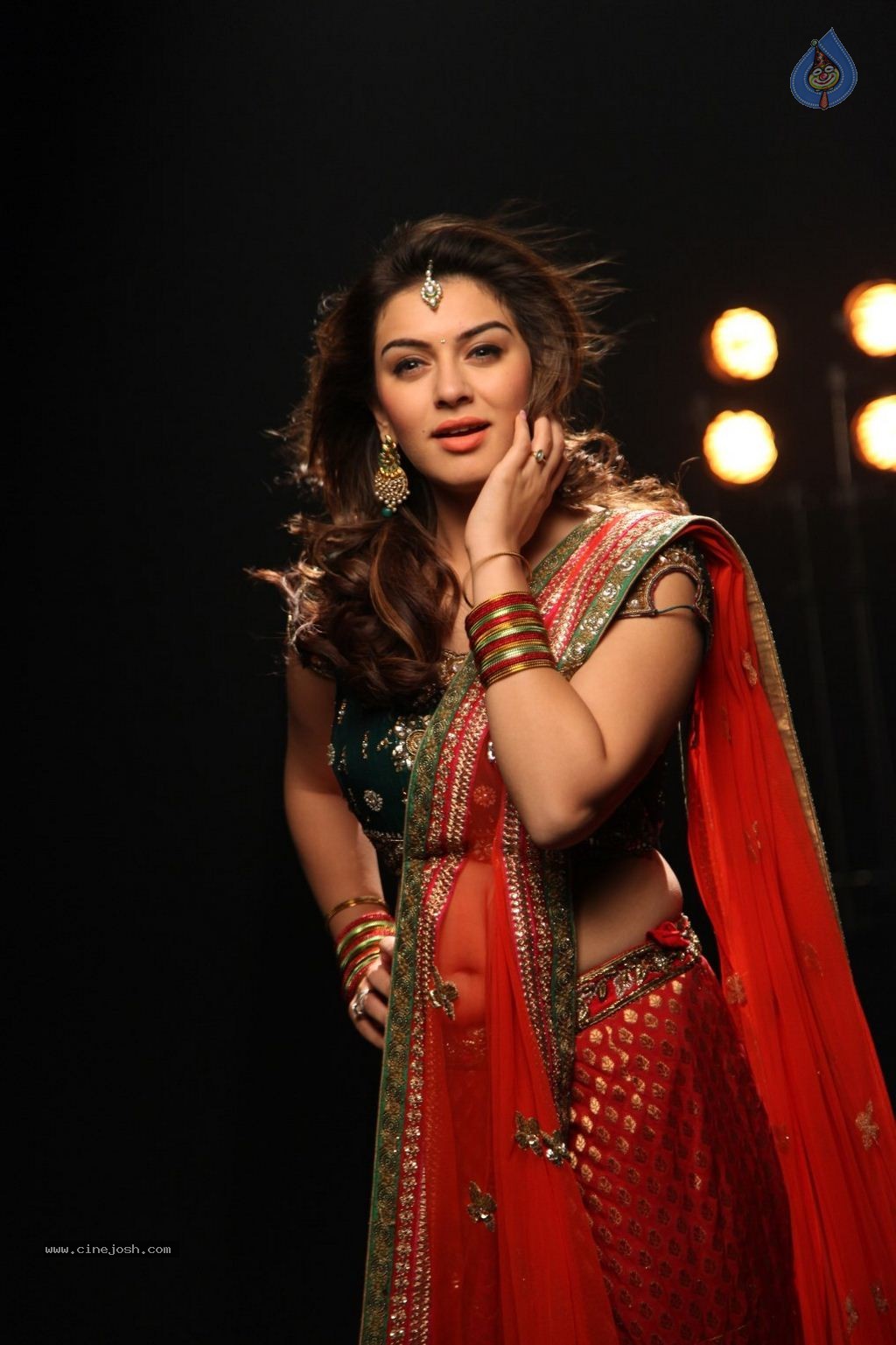 Hansika New Pics - 20 / 28 photos