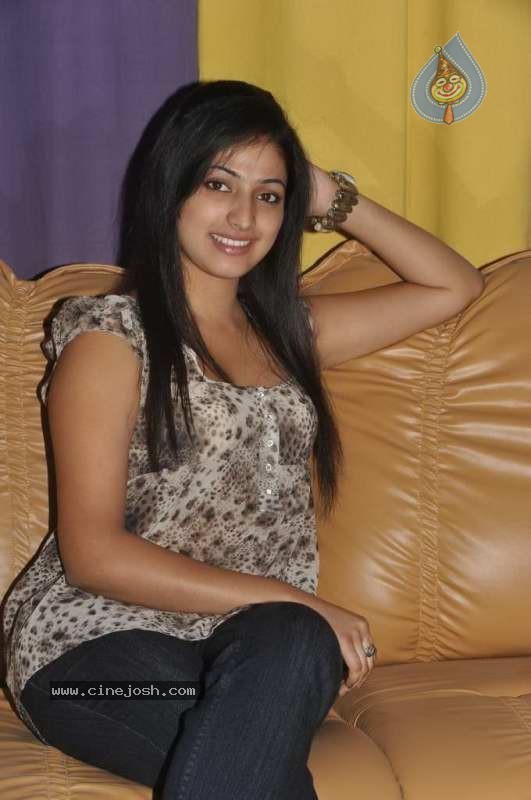 Hari Priya Stills - 23 / 114 photos