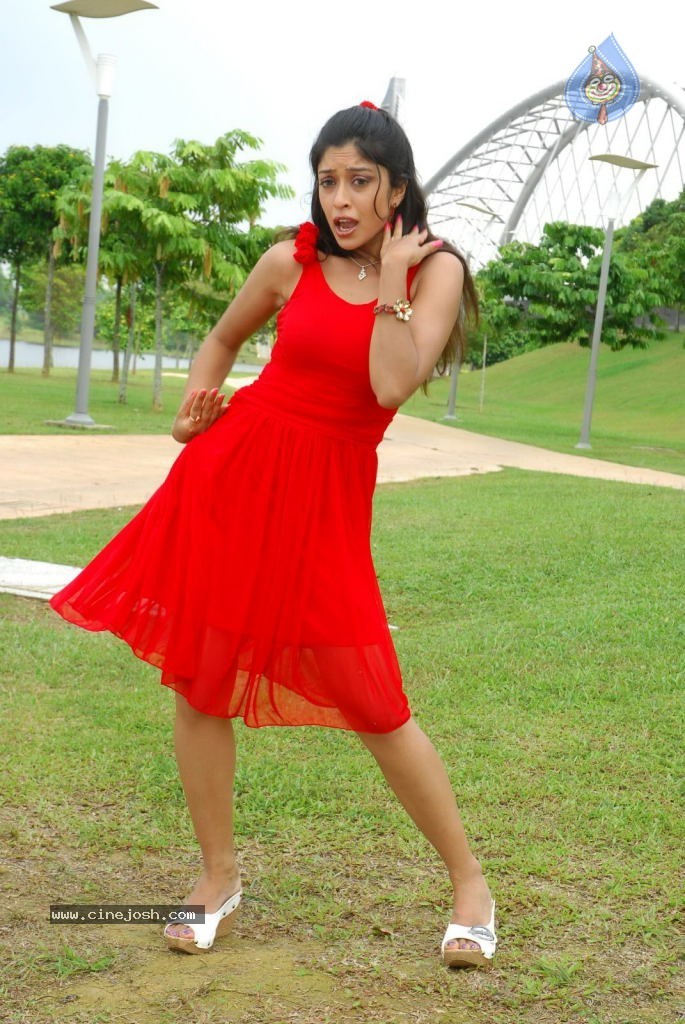 Harika New Gallery - 17 / 65 photos