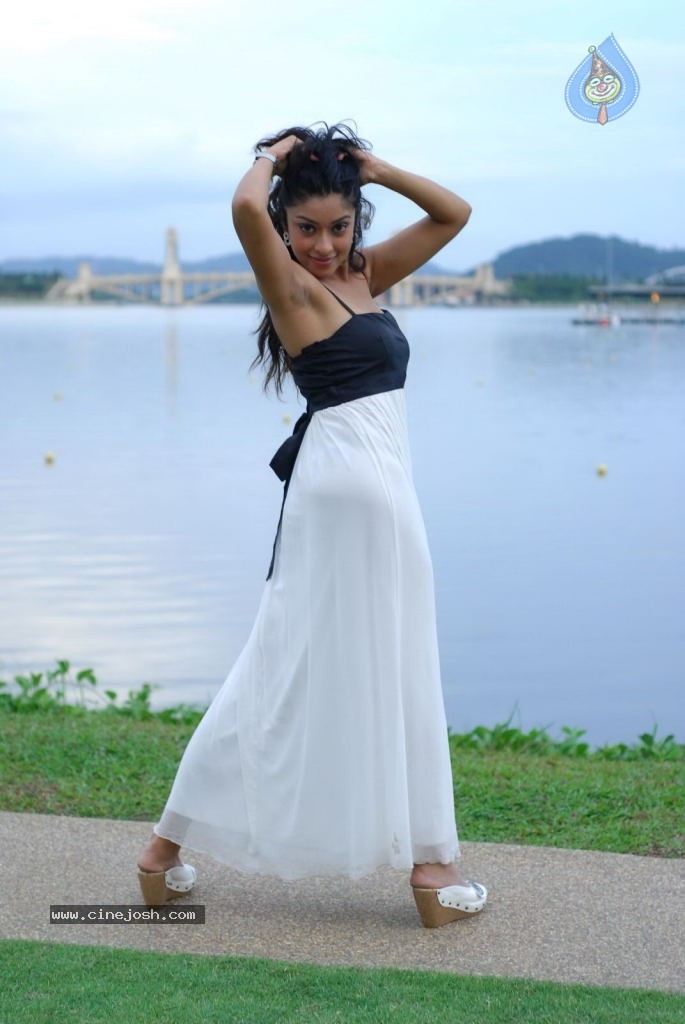 Harika New Gallery - 46 / 65 photos