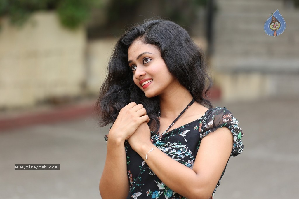 Harika New Photos - 5 / 84 photos