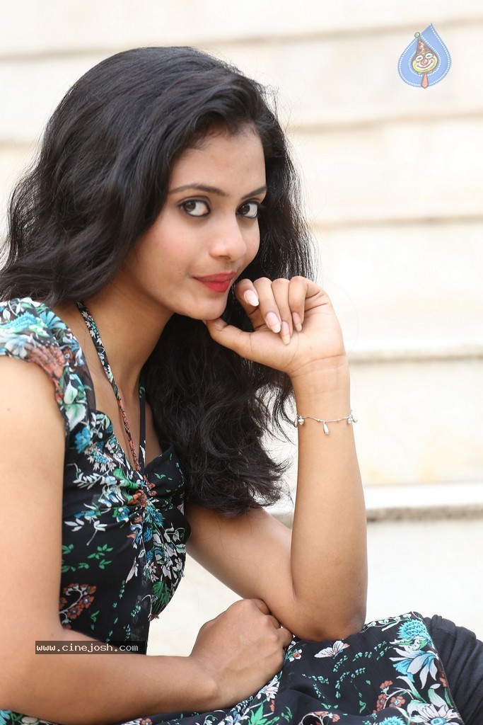 Harika New Photos - 43 / 84 photos