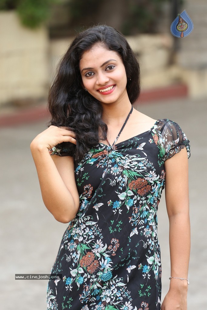 Harika New Photos - 80 / 84 photos