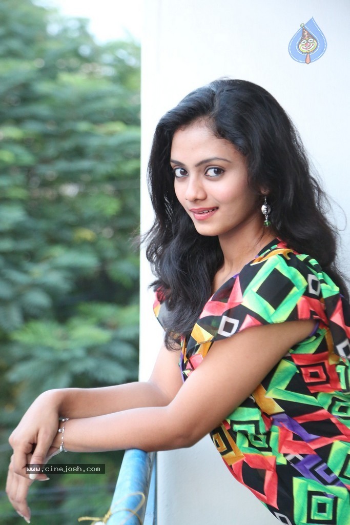 Harika New Stills - 22 / 70 photos