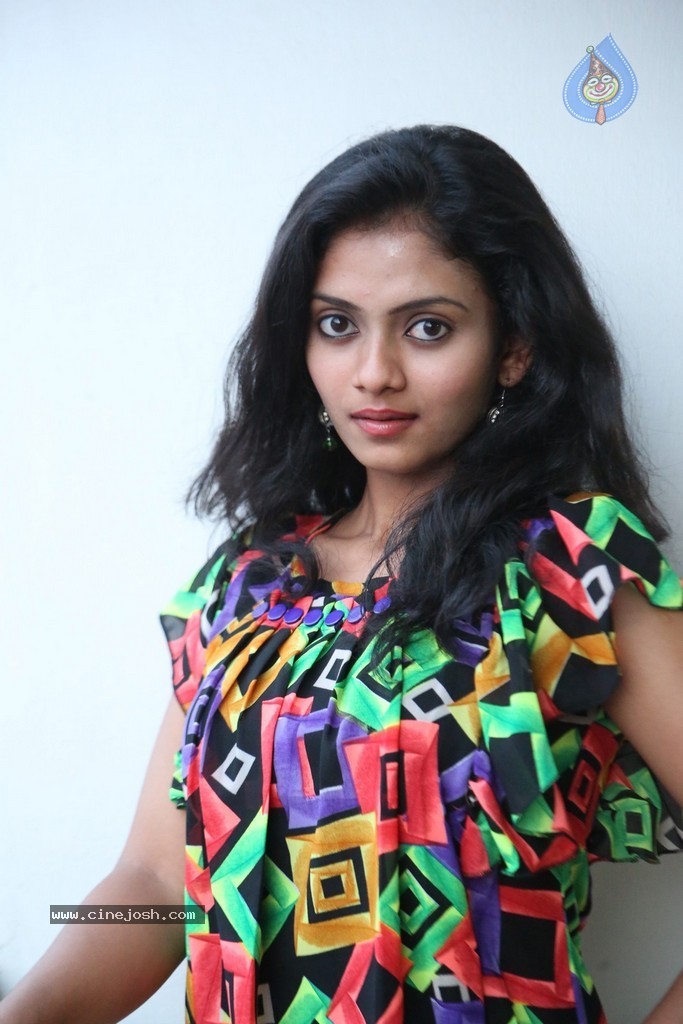 Harika New Stills - 60 / 70 photos