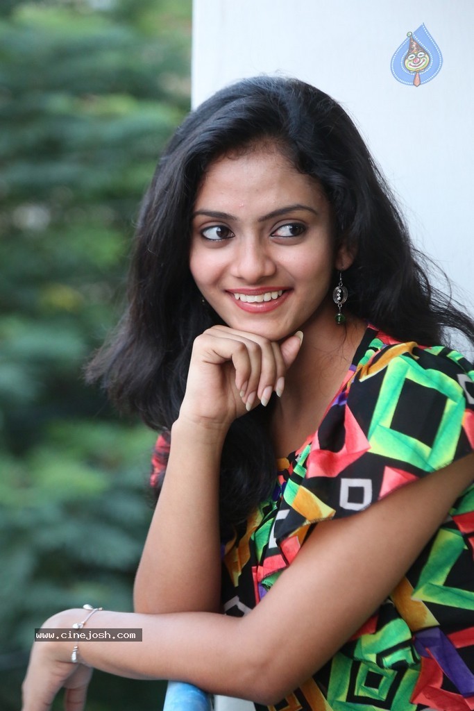 Harika New Stills - 61 / 70 photos