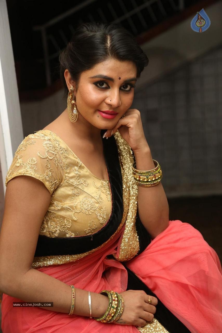 Harini Latest Gallery - 7 / 87 photos