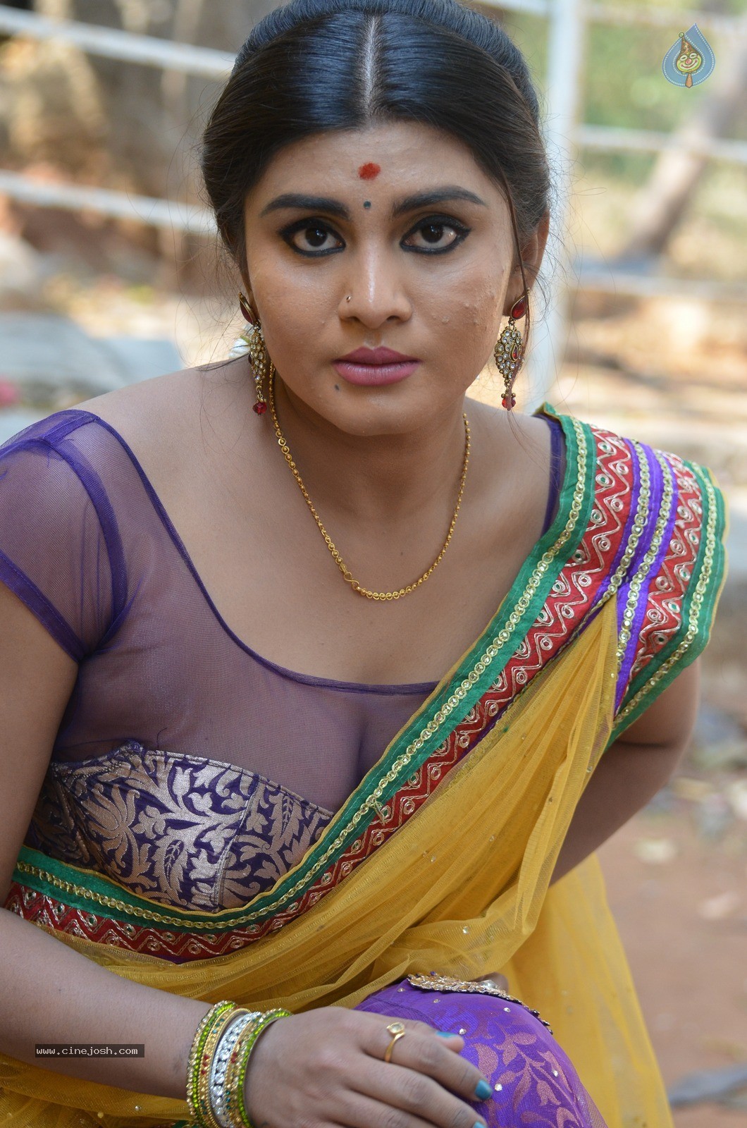 Harini New Photos - 8 / 60 photos