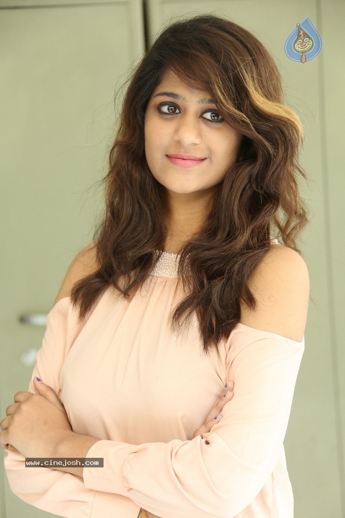 Harini New Stills - 11 / 98 photos