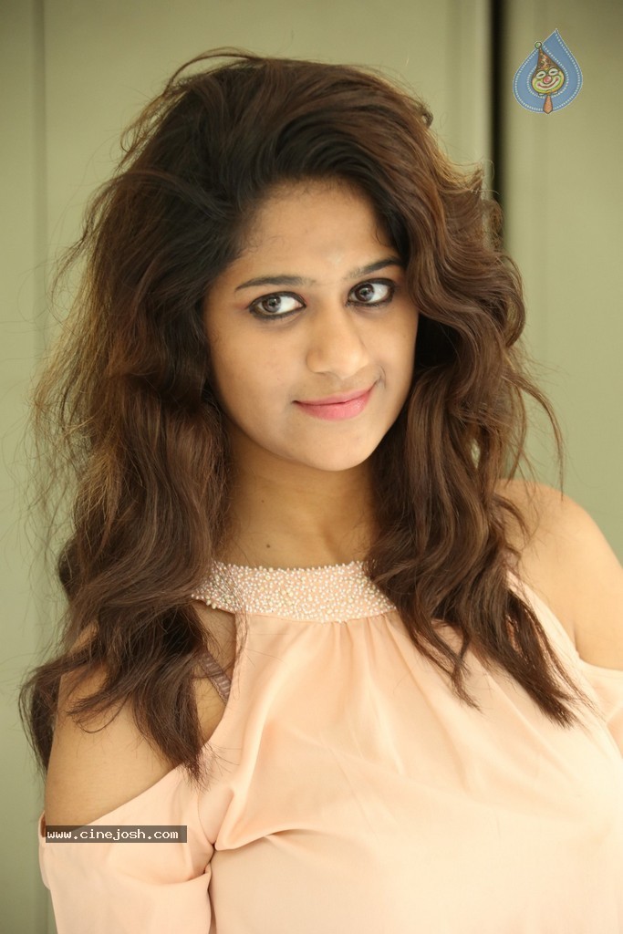 Harini New Stills - 60 / 98 photos