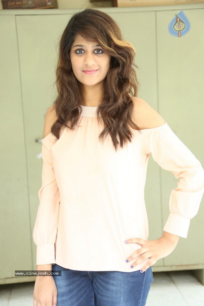 Harini New Stills - 82 / 98 photos