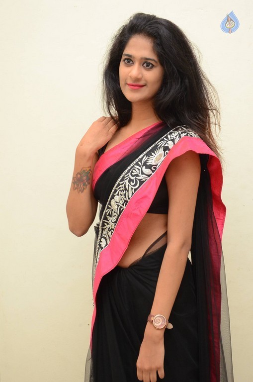 Harini Photos - 27 / 29 photos