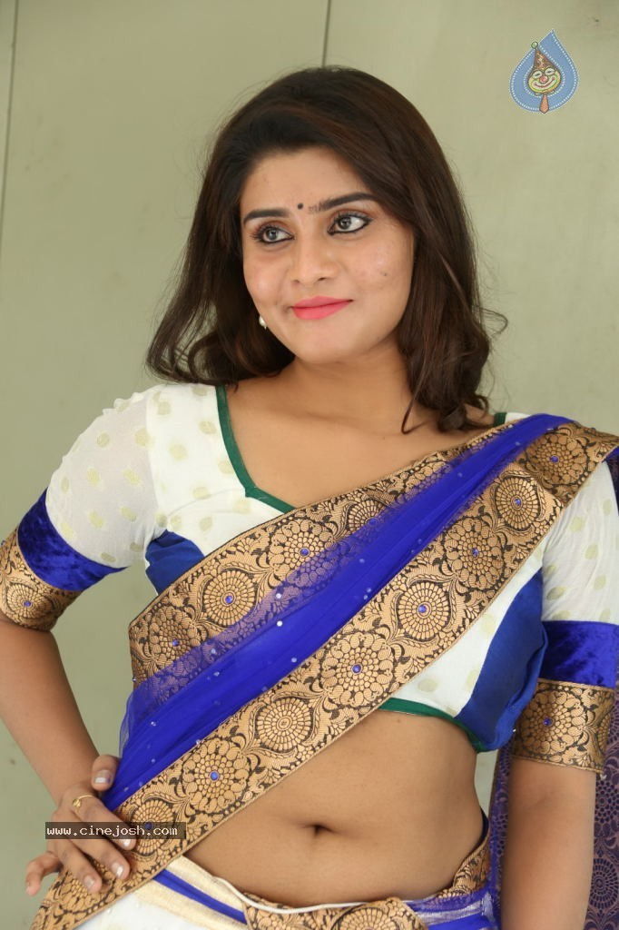 Harini Spicy Stills - 22 / 110 photos