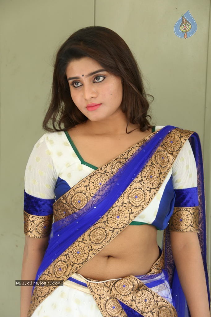 Harini Spicy Stills - 30 / 110 photos