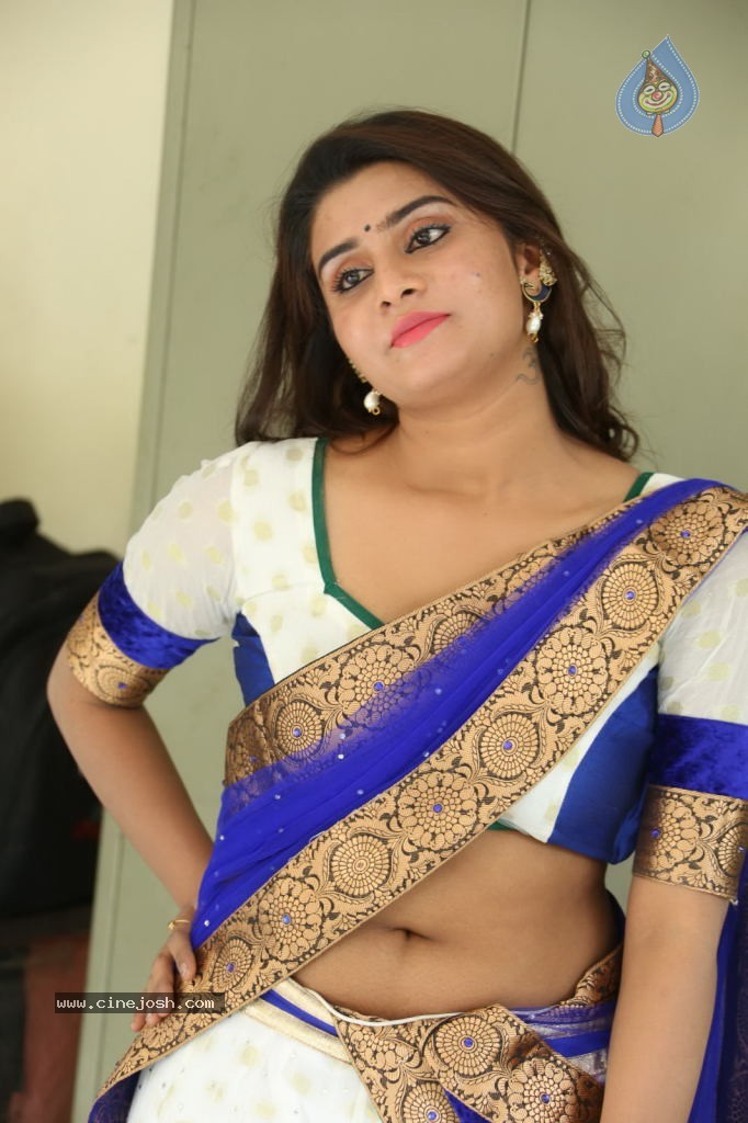 Harini Spicy Stills - 31 / 110 photos