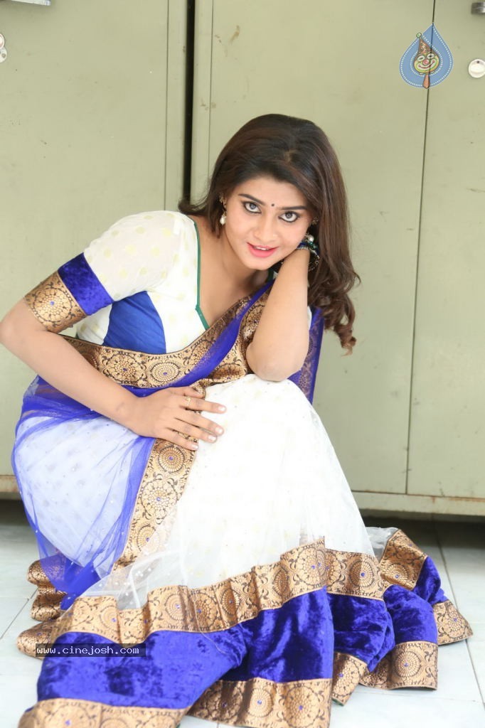 Harini Spicy Stills - 32 / 110 photos