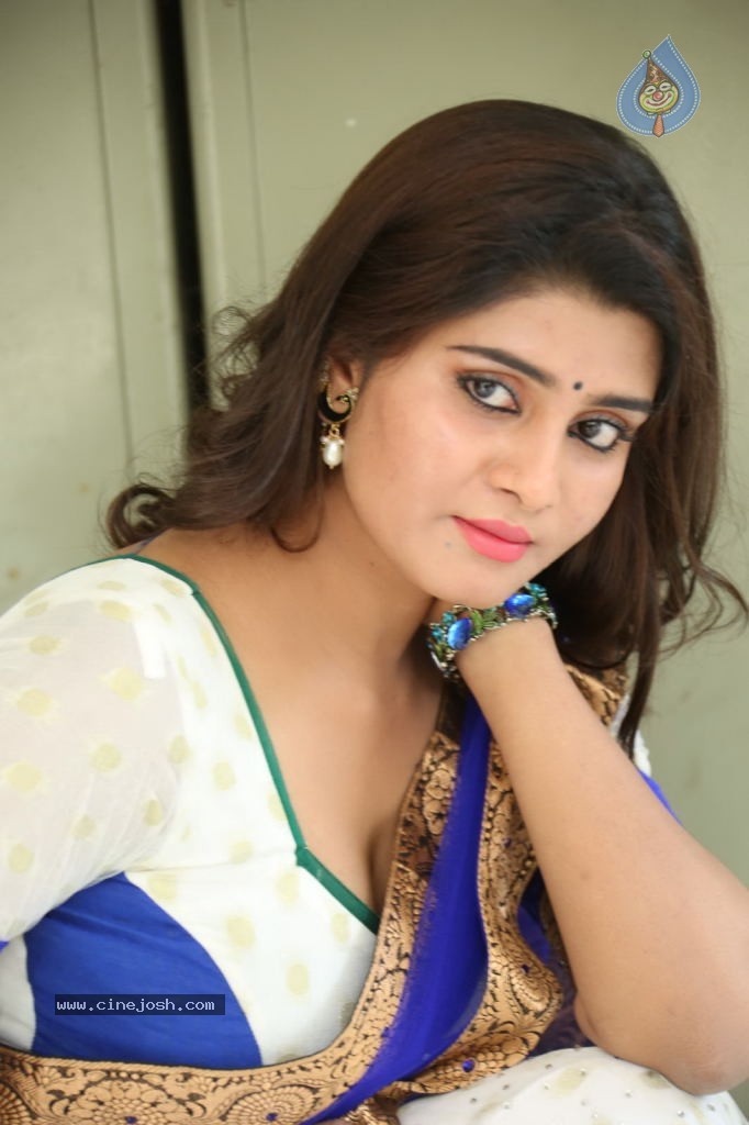 Harini Spicy Stills - 59 / 110 photos